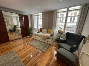 Vintage Home in The Heart of The City
